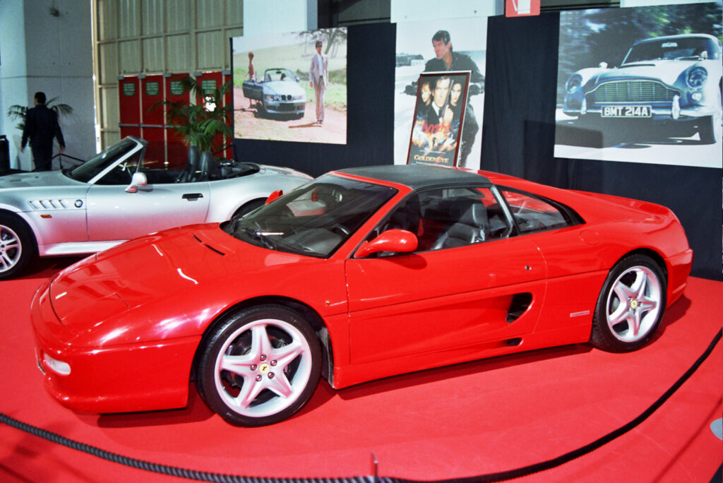 Ferrari 355 GTS de la película Goldeneye de 1995