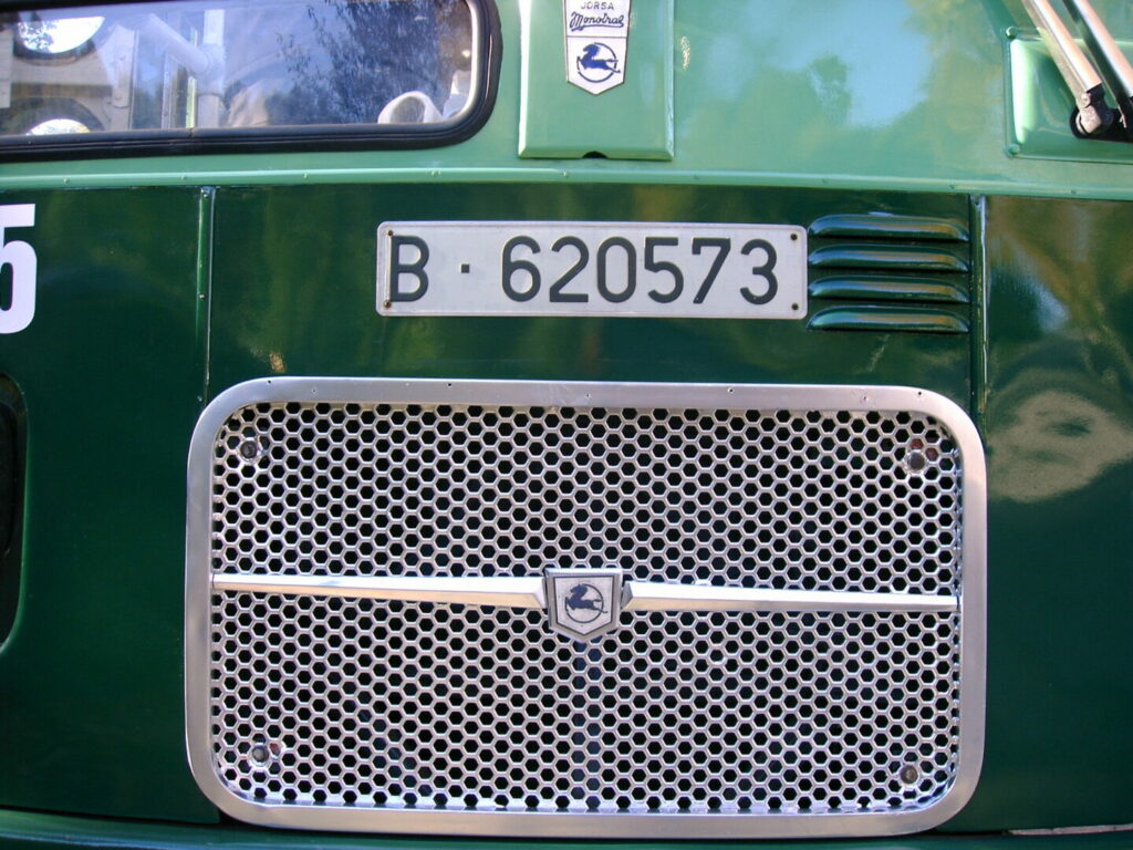 Pegaso 6035-A de ARCA, año 1968. Detalle frontal